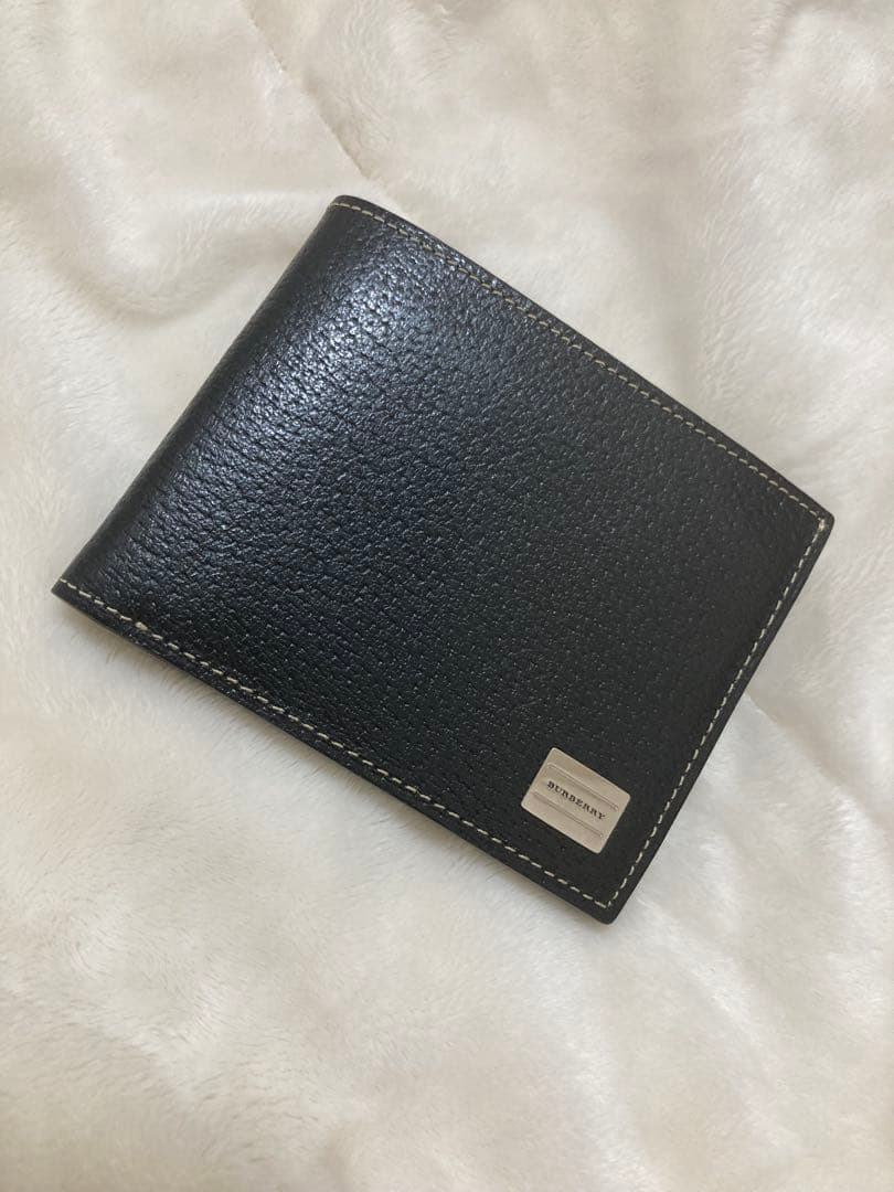 【週末限定！】BURBERRY ブラックレザー二つ折り財布