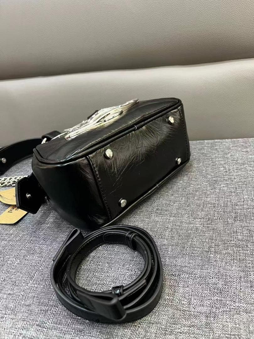 Vivienne Westwoodビーガン 黒 ショルダーバッグ