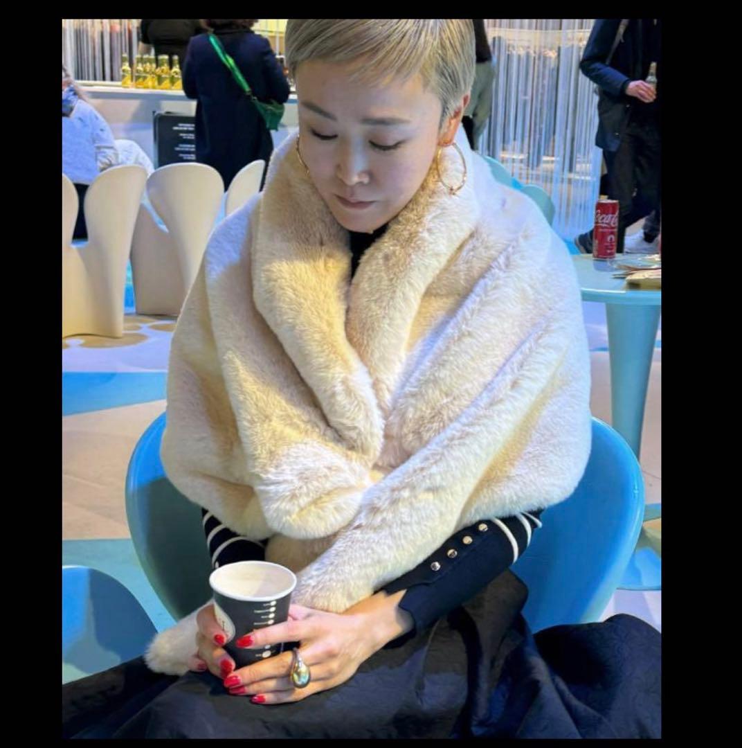 jenne リッチボリュームファーケープ　アイボリー