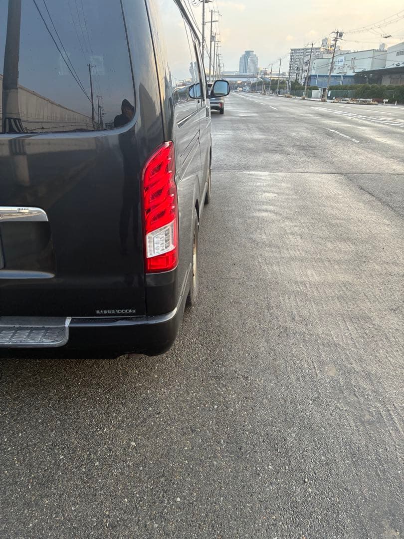 ハイエース　LEDテールランプ ダズフェローズ