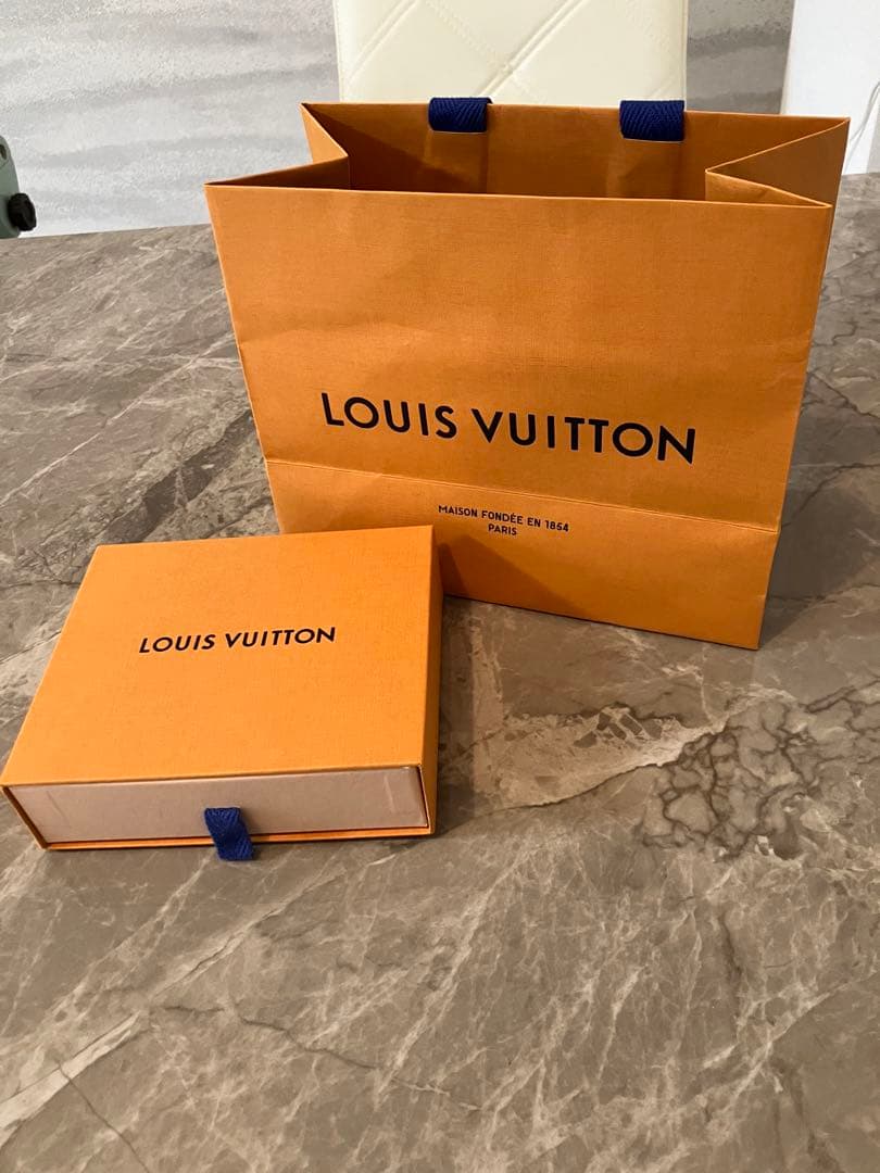 【新品】ルイ・ヴィトン 青 エピレザー キーケース