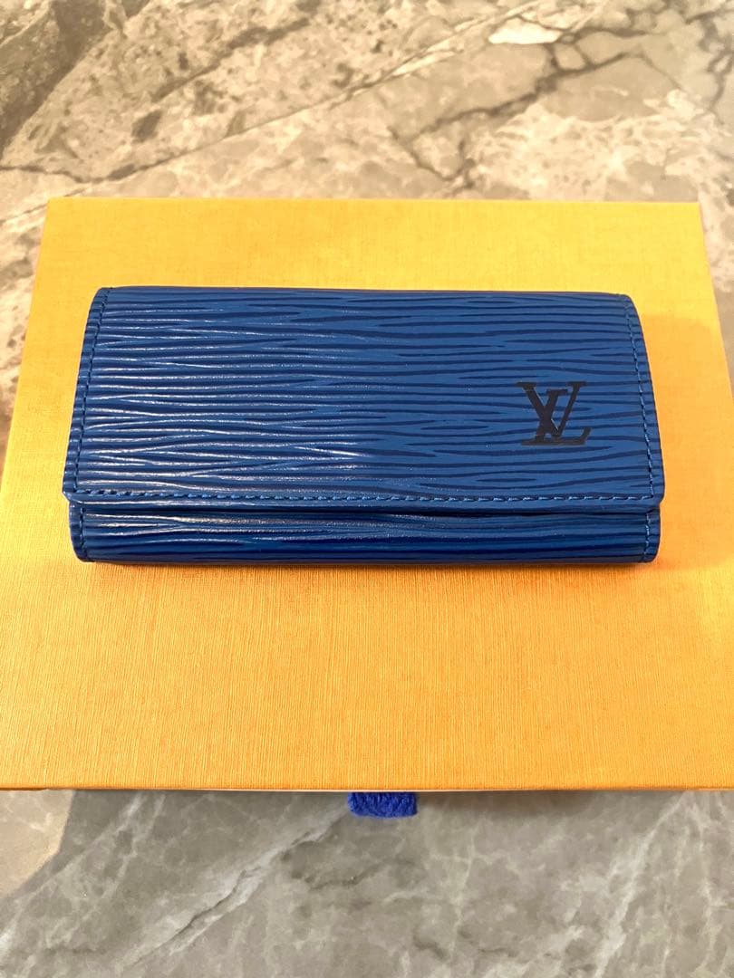 【新品】ルイ・ヴィトン 青 エピレザー キーケース
