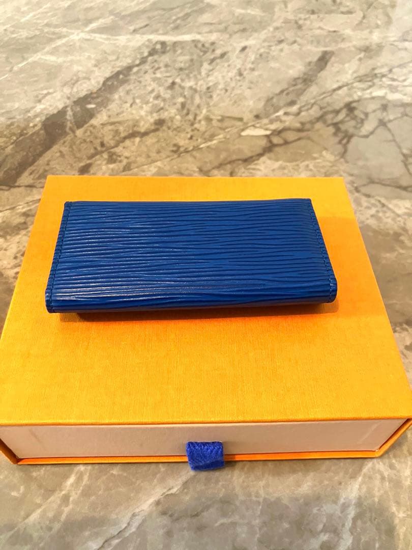 【新品】ルイ・ヴィトン 青 エピレザー キーケース
