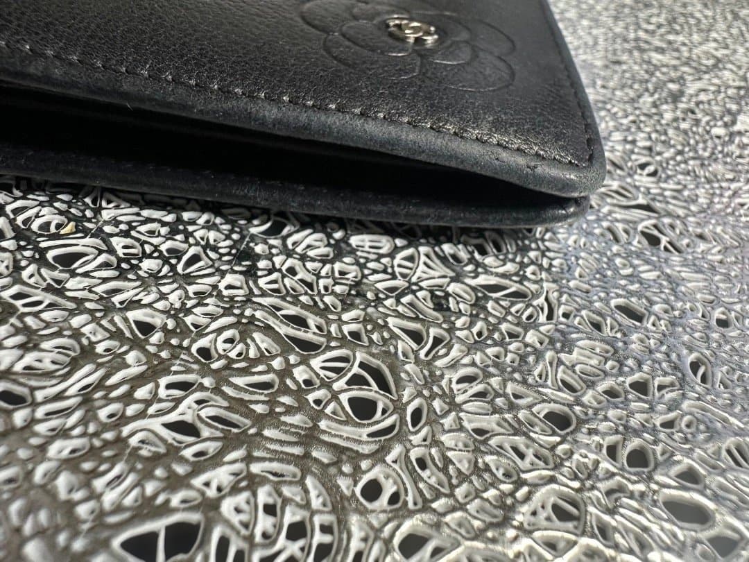 【正規品】CHANEL シャネル カメリア 二つ折り財布 ブラック×シルバー