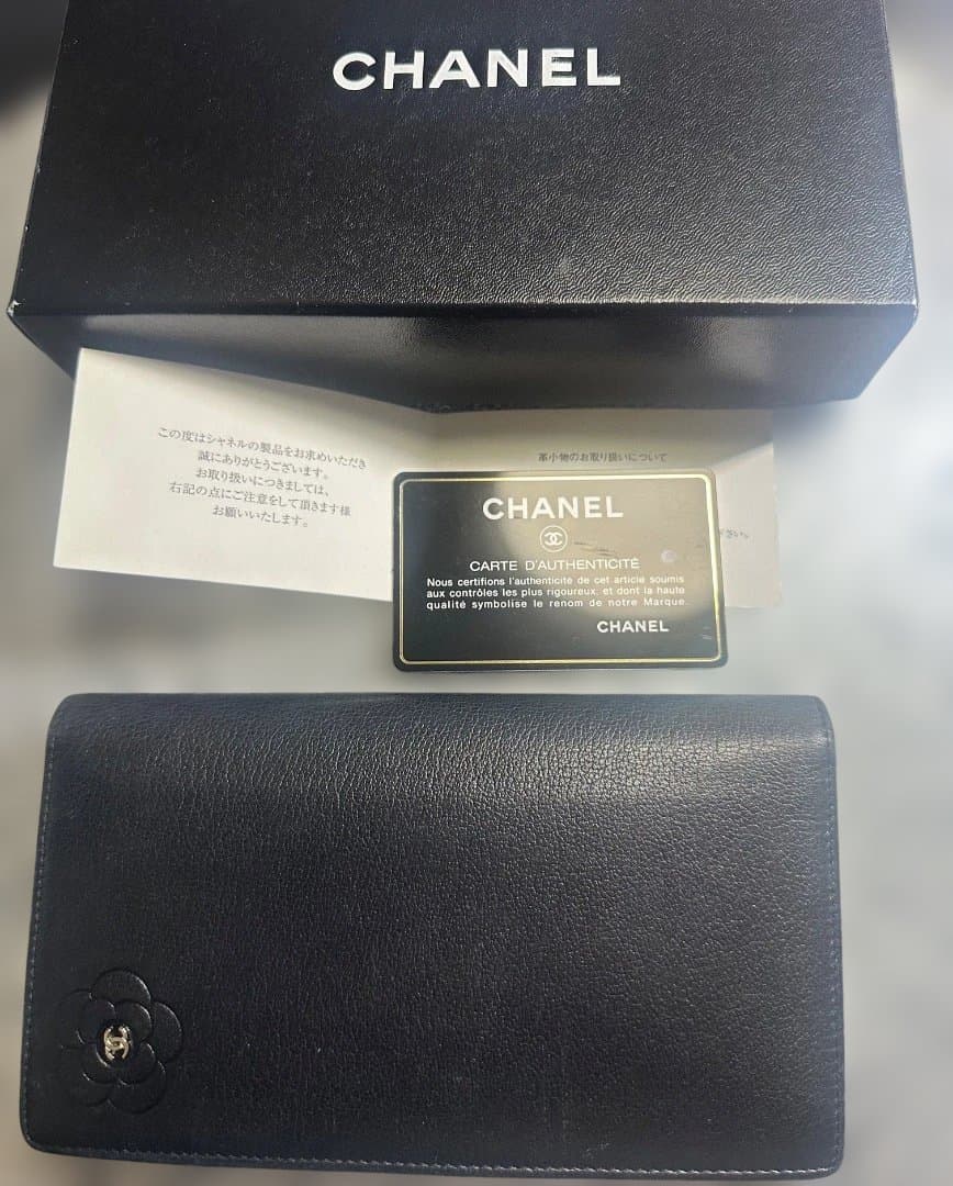 【正規品】CHANEL シャネル カメリア 二つ折り財布 ブラック×シルバー