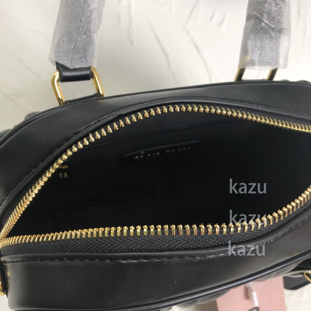 ミュウミュウ ブラックレザー ショルダーバッグ