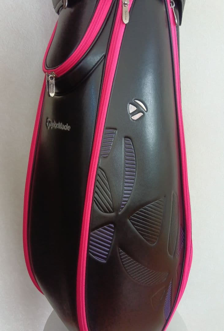 テーラーメイド　レディース ゴルフバッグ軽量