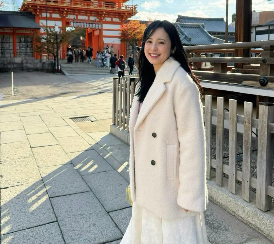 【美品】ZARA ブークレダブルブレストミディ丈コートXS ※値下げ不可