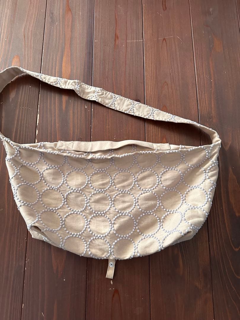 minä perhonen タンバリンショルダーバッグ　ベージュ