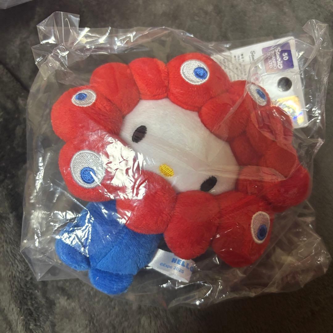 ハローキティ ミャクミャク　カラビナ付ぬいぐるみ　キーホルダー　万博