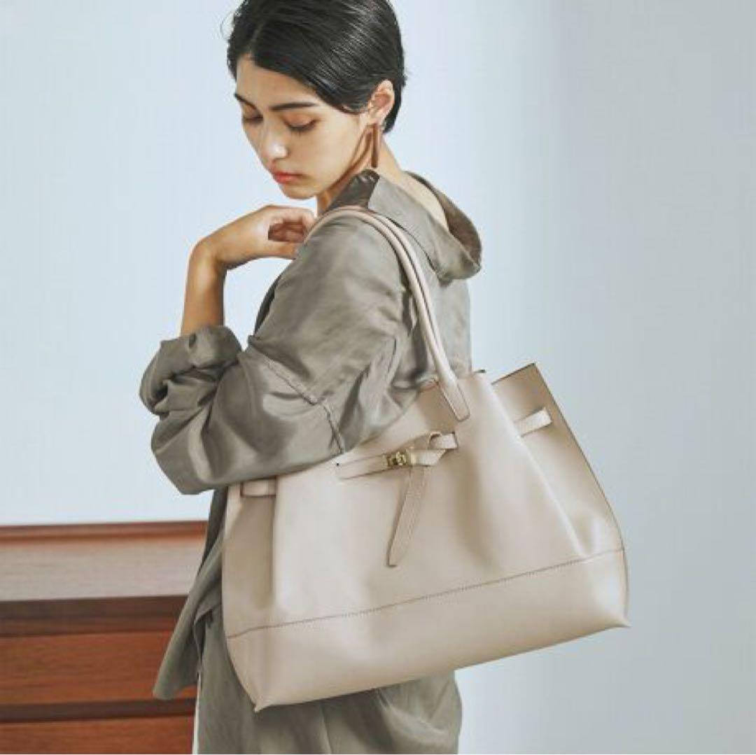 新品未使用　トプカピ　シュリンク　レザー　トートバッグ　A4