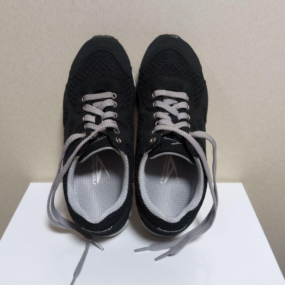 benesu ブラック スニーカー