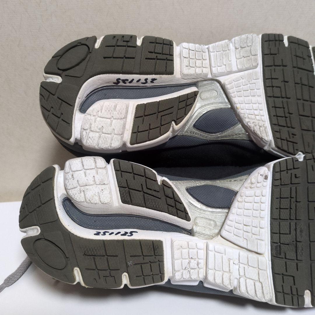 benesu ブラック スニーカー