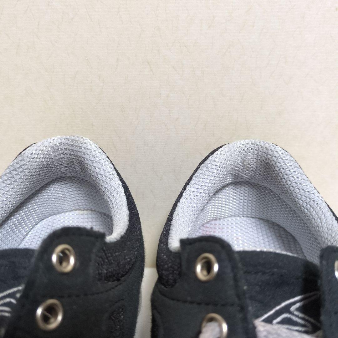 benesu ブラック スニーカー