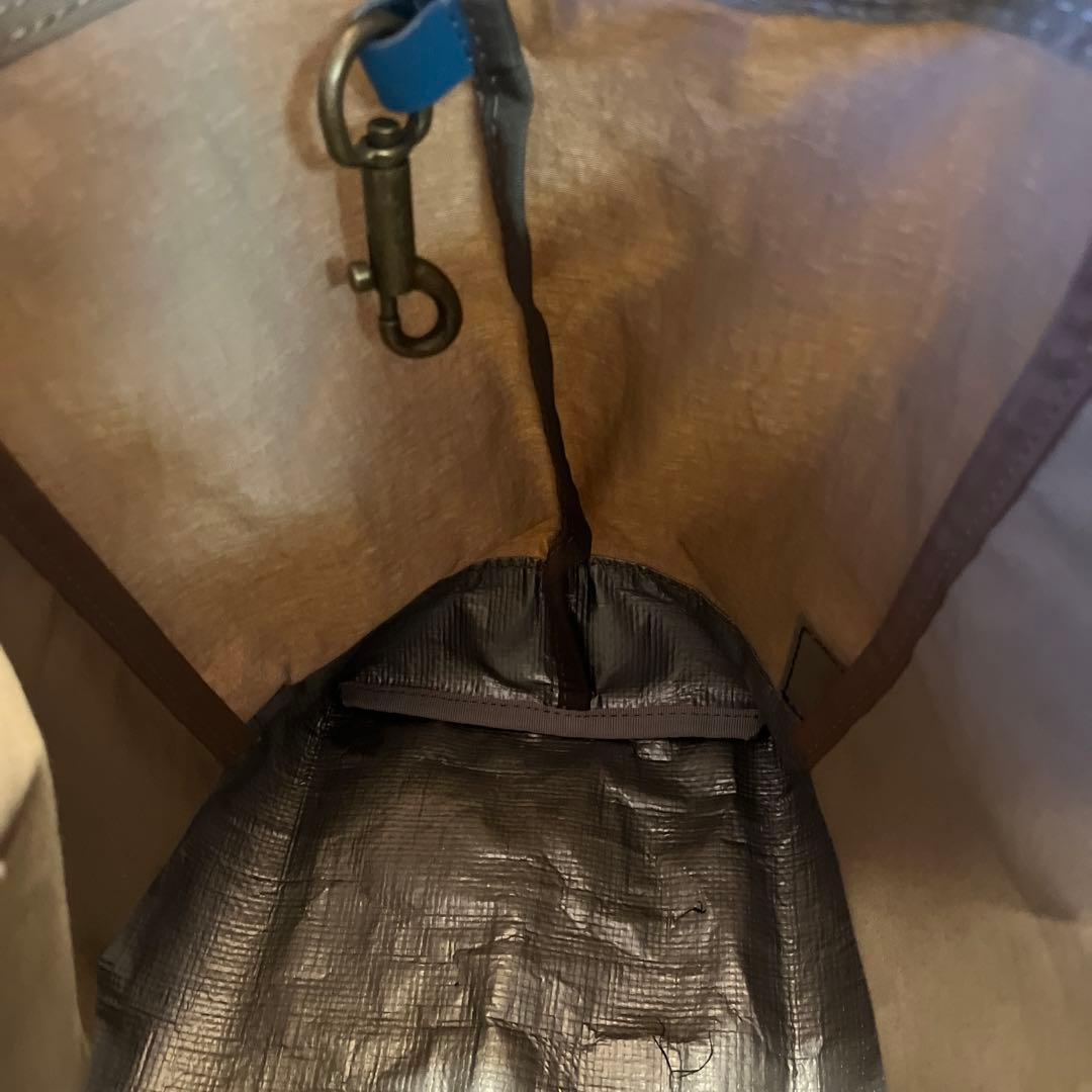 『新品』カーキ　ベージュ トートバッグ レガロ　現行品　A4 ショルダー