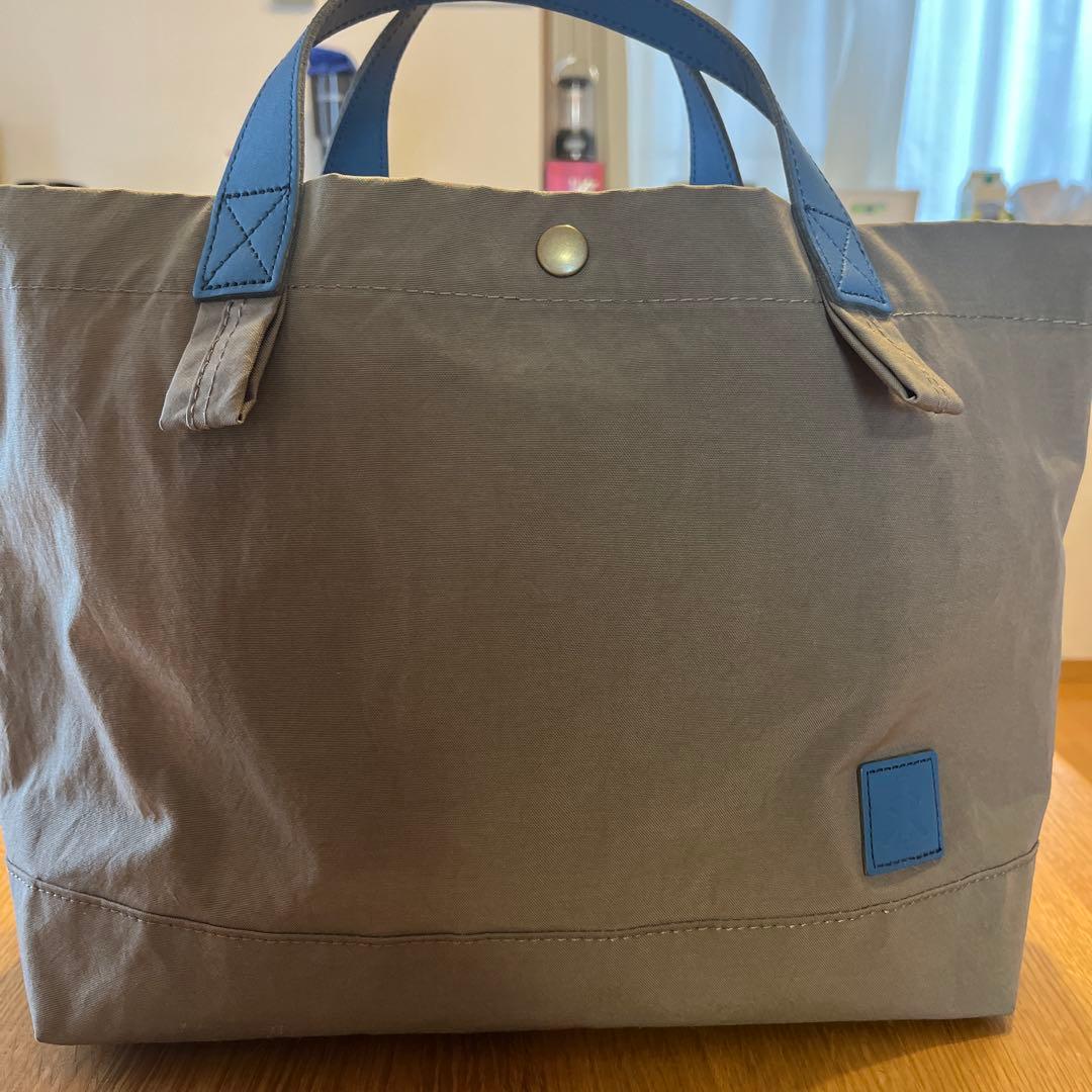 『新品』カーキ　ベージュ トートバッグ レガロ　現行品　A4 ショルダー