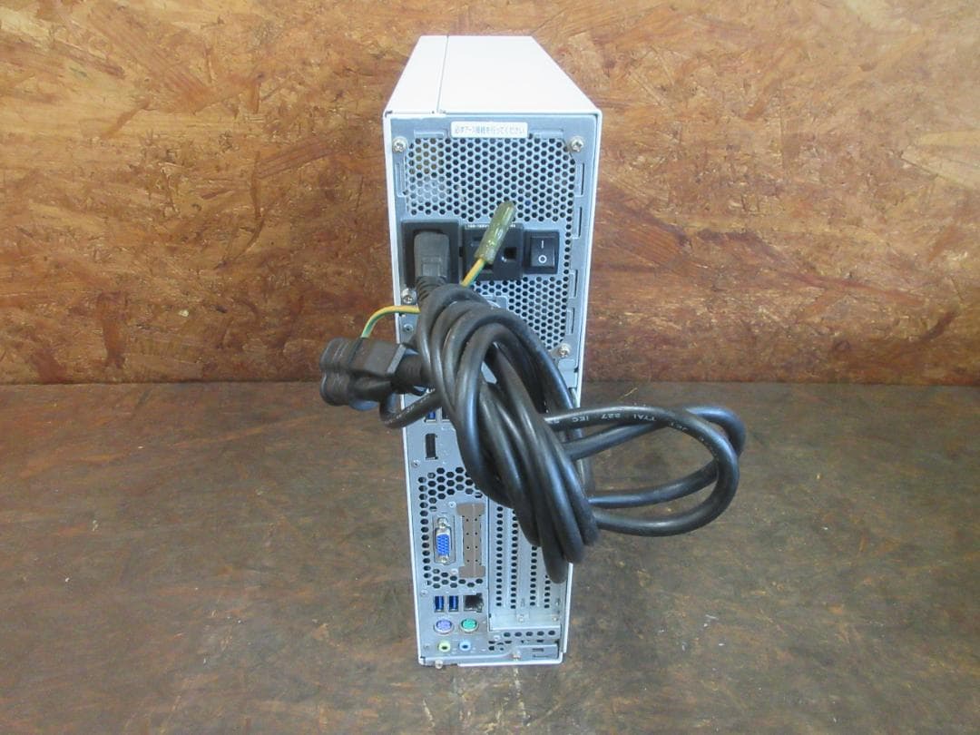 11送料込 富士通 ESPRIMO D588/TX i7 8th Genジャンク