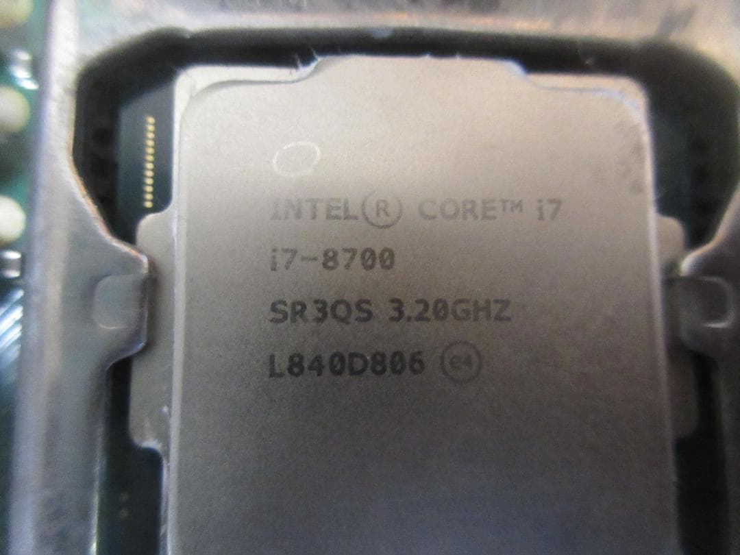 11送料込 富士通 ESPRIMO D588/TX i7 8th Genジャンク