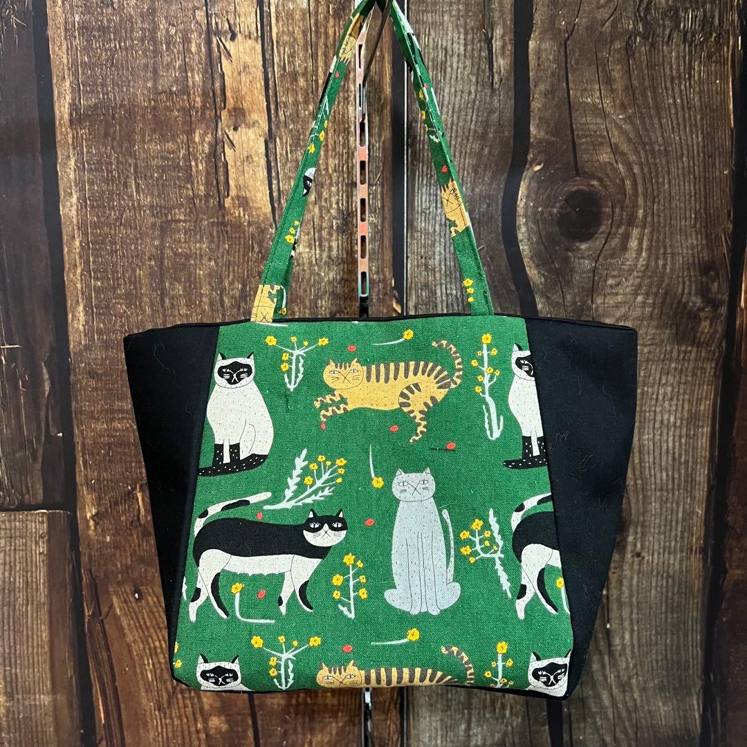 キラキラ⭐️⭐️エプロン✖️2 苺のぷっくりポーチ✖️3