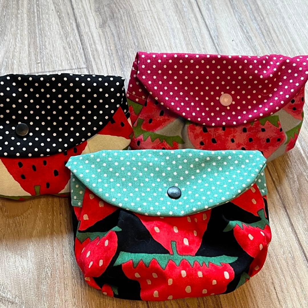 キラキラ⭐️⭐️エプロン✖️2 苺のぷっくりポーチ✖️3