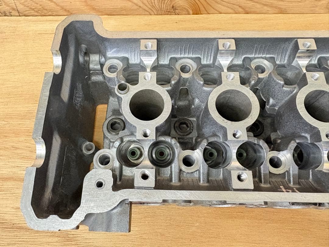 (7) バリオス 1型 シリンダーヘッド