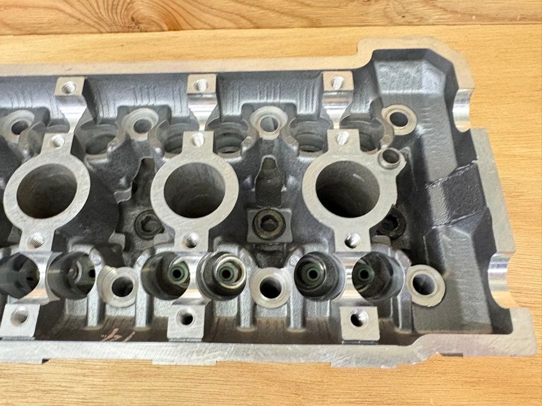 (7) バリオス 1型 シリンダーヘッド