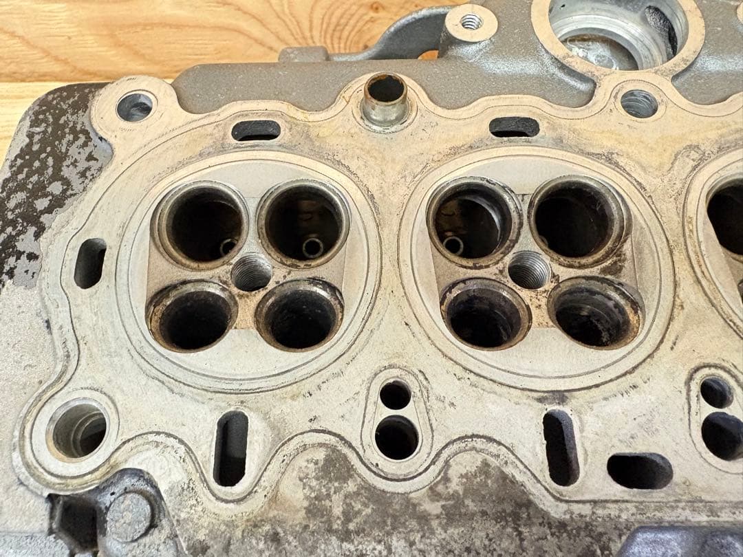 (7) バリオス 1型 シリンダーヘッド