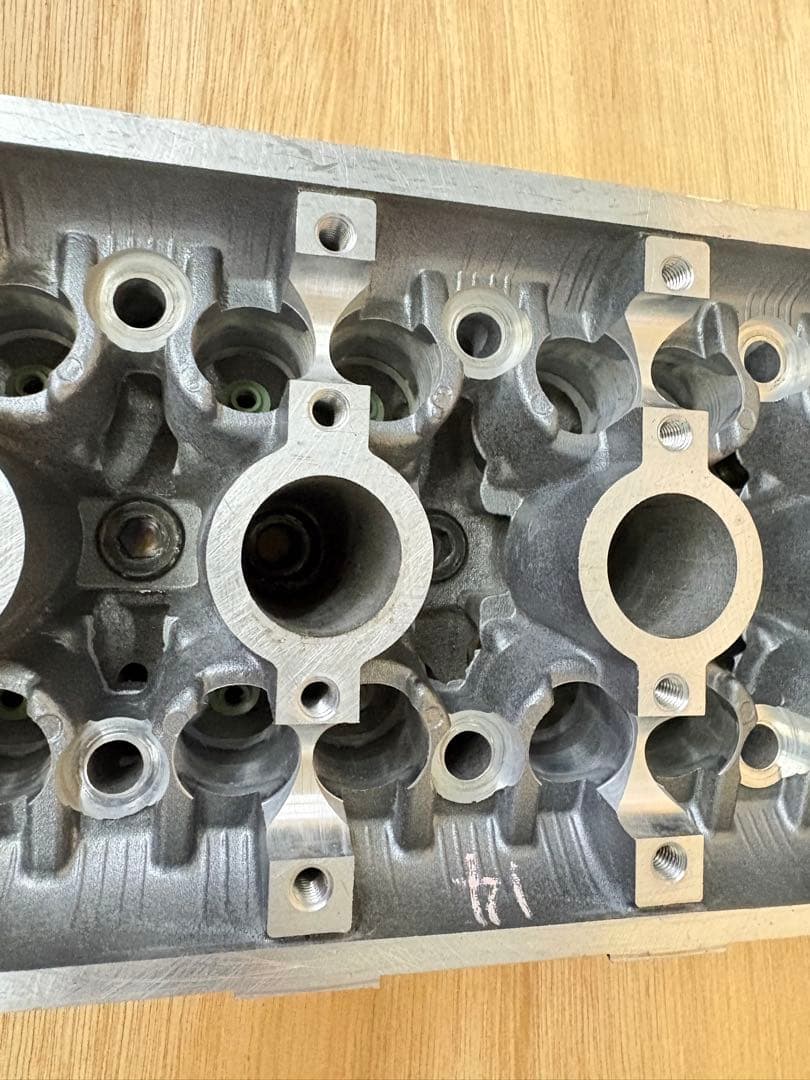 (7) バリオス 1型 シリンダーヘッド