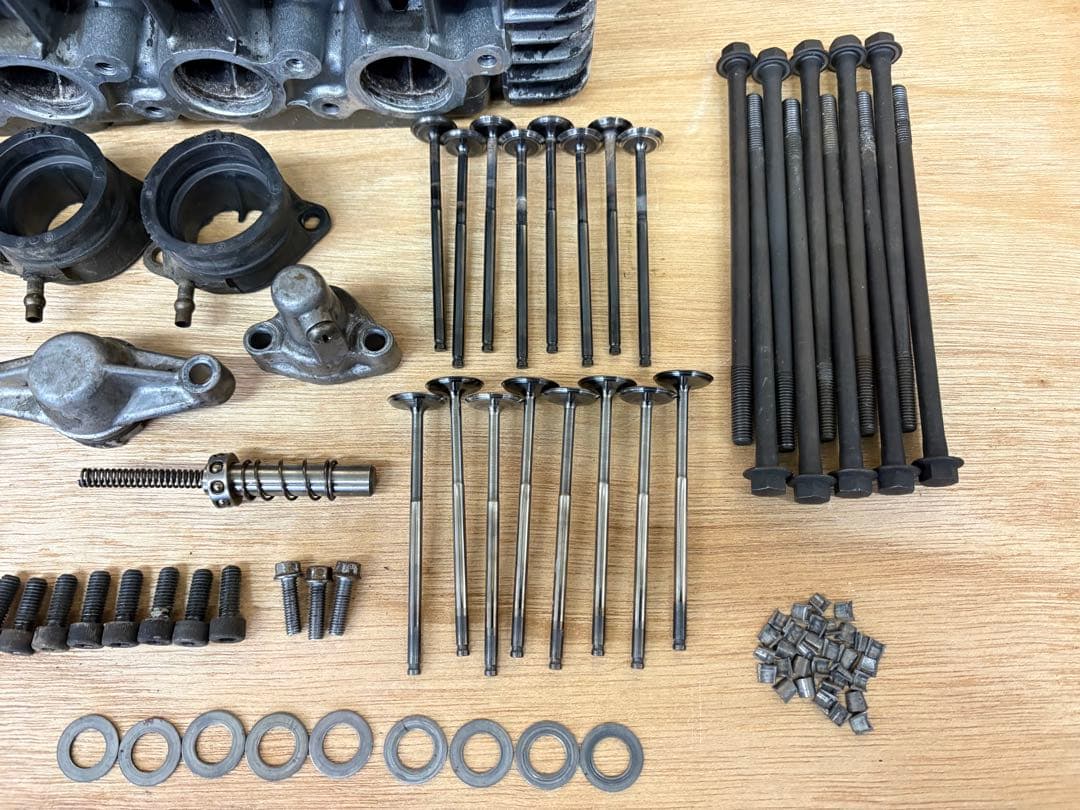 (7) バリオス 1型 シリンダーヘッド