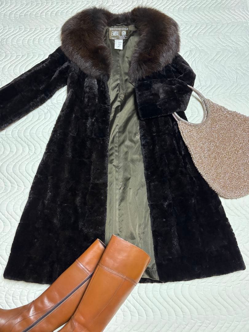 ダークブラウン ファー付きロングコート　EMBA