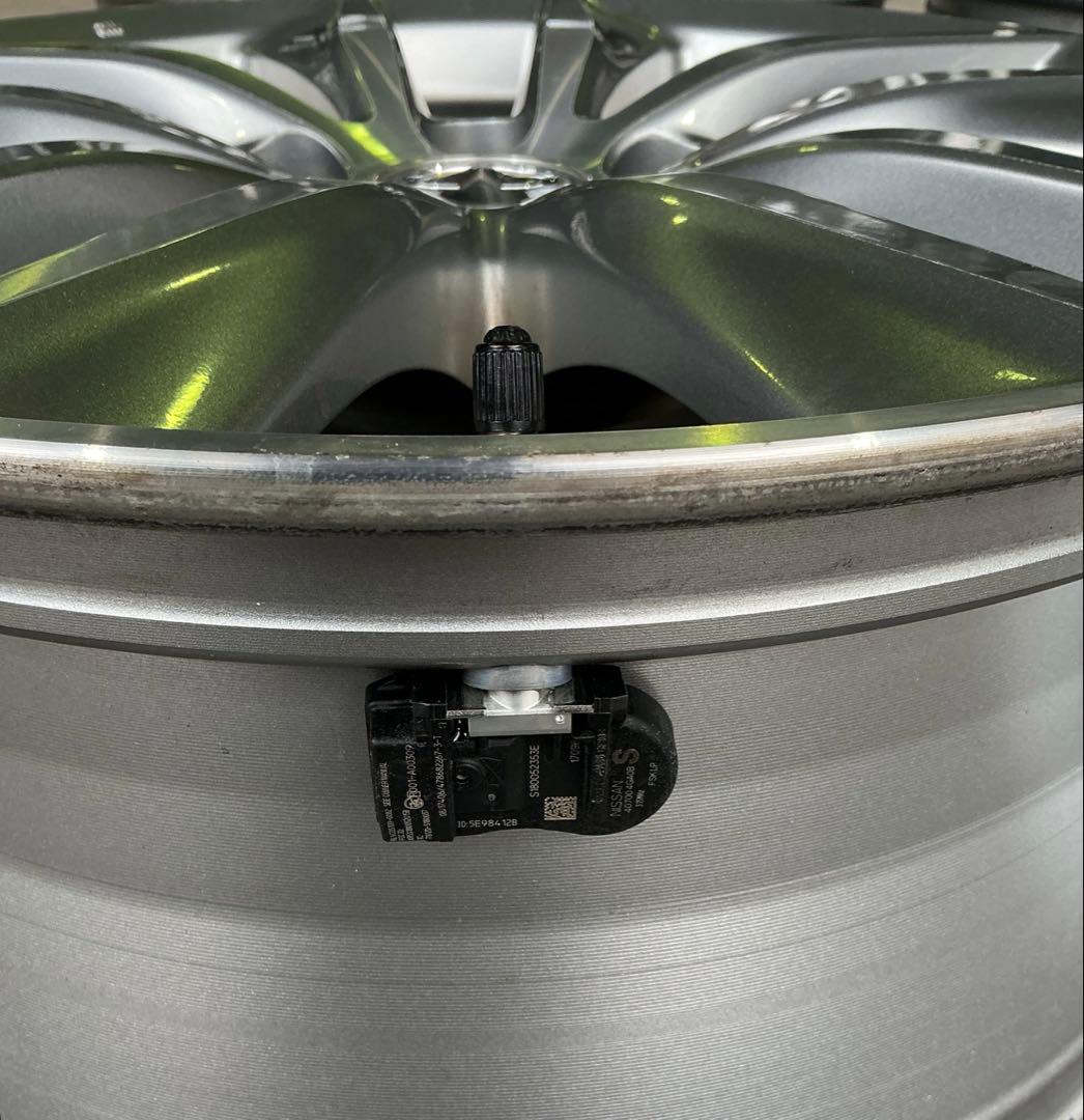 V37 スカイライン純正 17インチ センサーバルブ付き