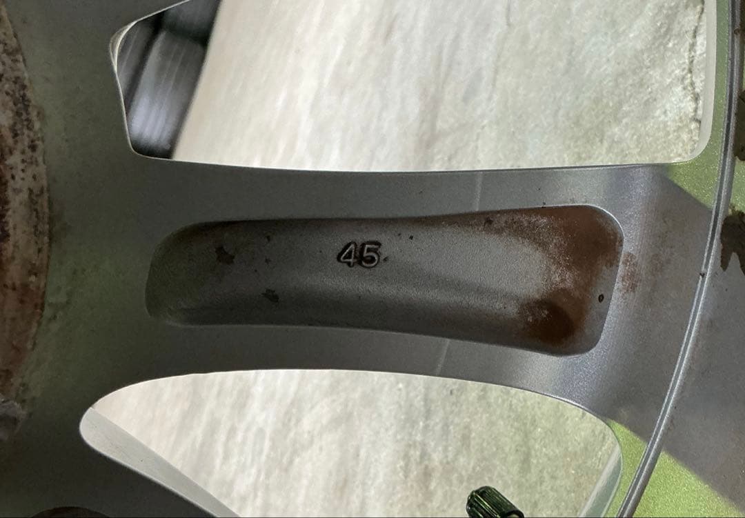 V37 スカイライン純正 17インチ センサーバルブ付き