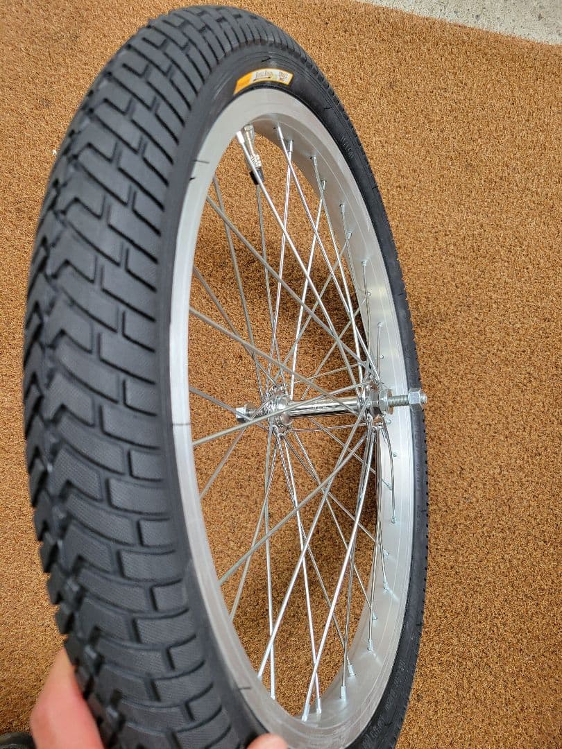 ギュット　タイヤ付前輪