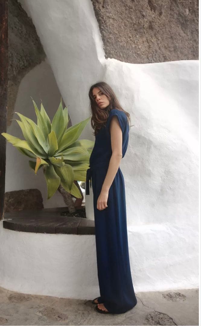 【新品未使用】【完売商品】ZARA ザラ ベルト付き　クレープジャンプスーツ Ｓ