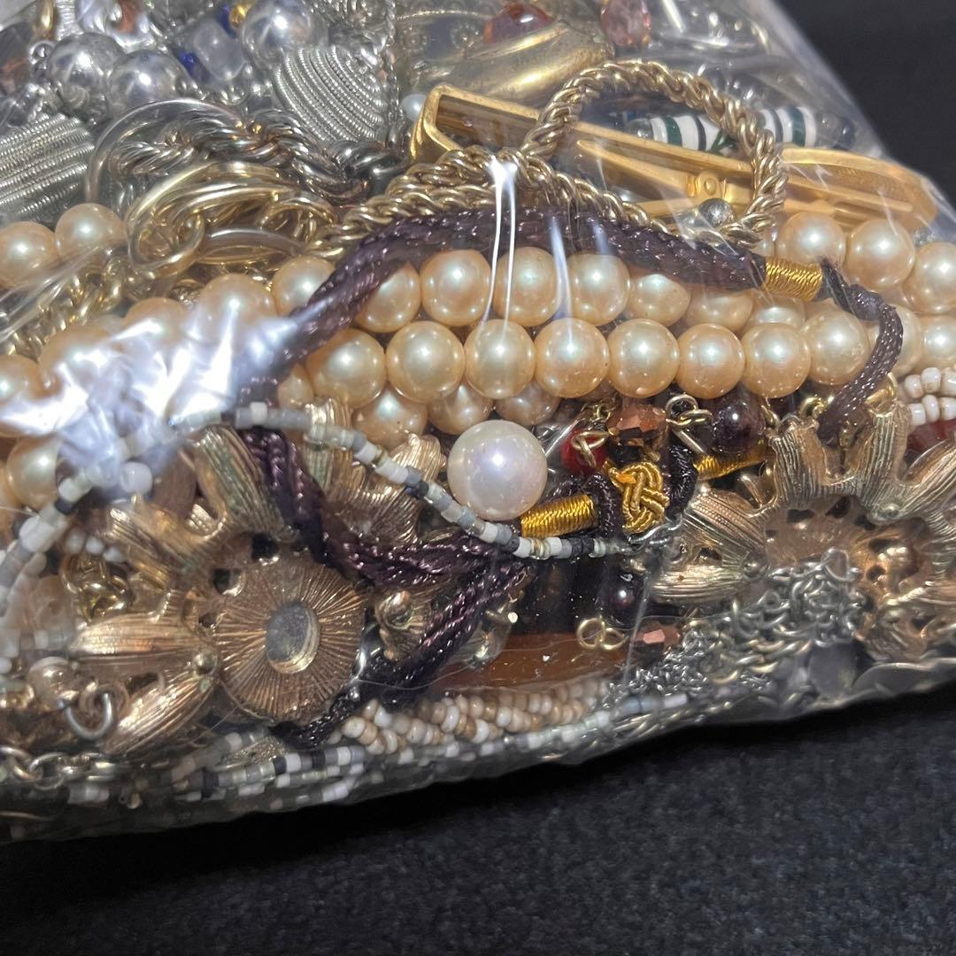 イミテーションアクセサリー まとめ売り 2kg超 ネックレス リング ブローチ等