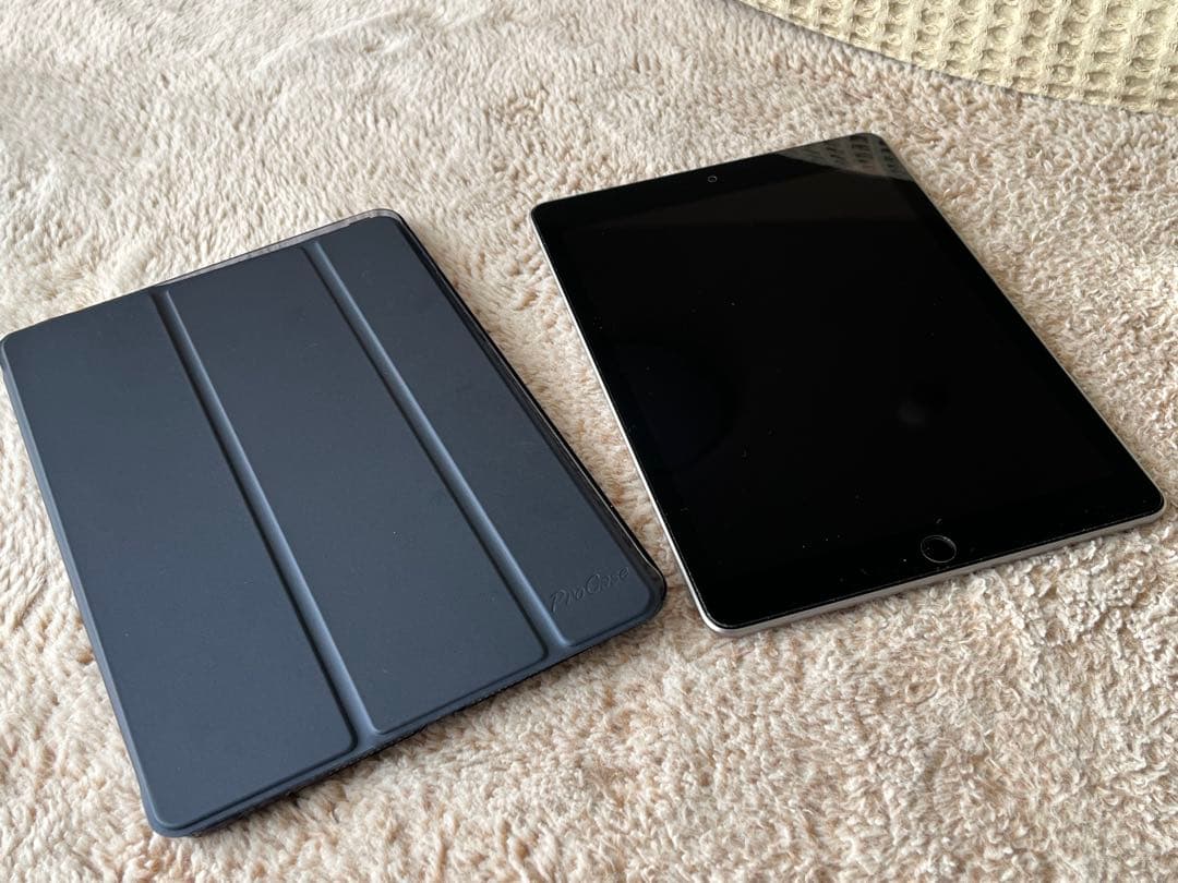 Apple iPad 第6世代 32GB WiFi+セルラーモデル