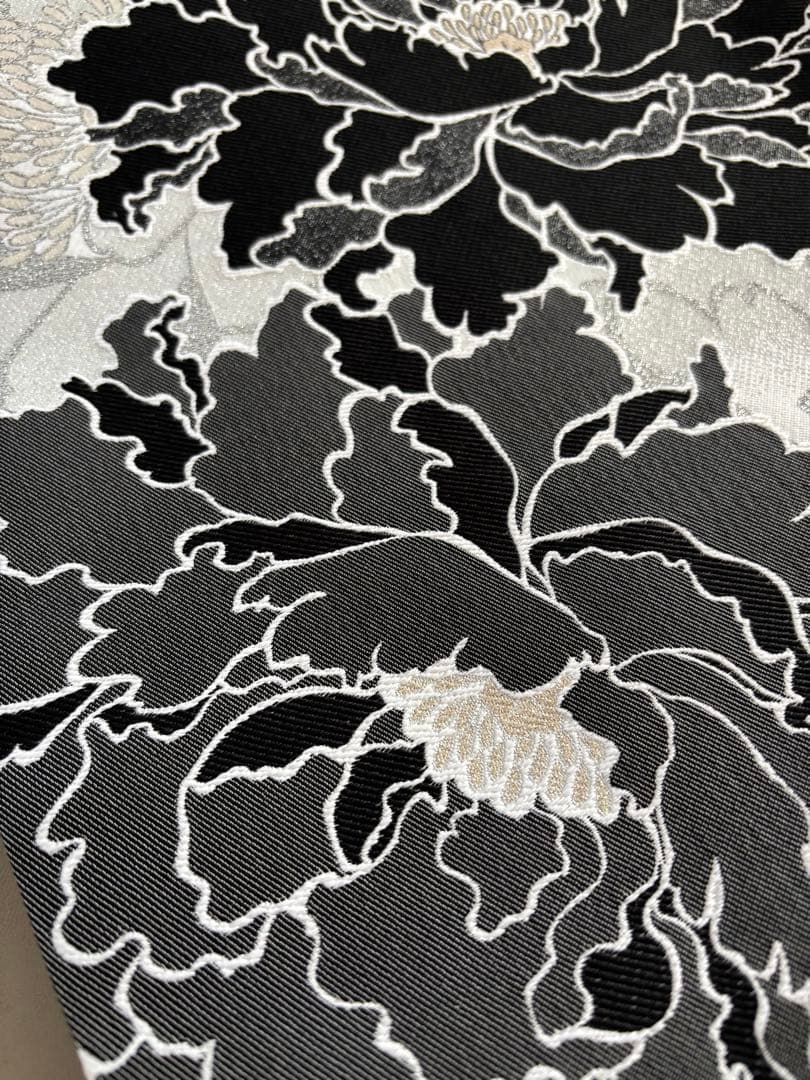 黒×白×金銀糸 牡丹文様 六通 袋帯/振袖 訪問着