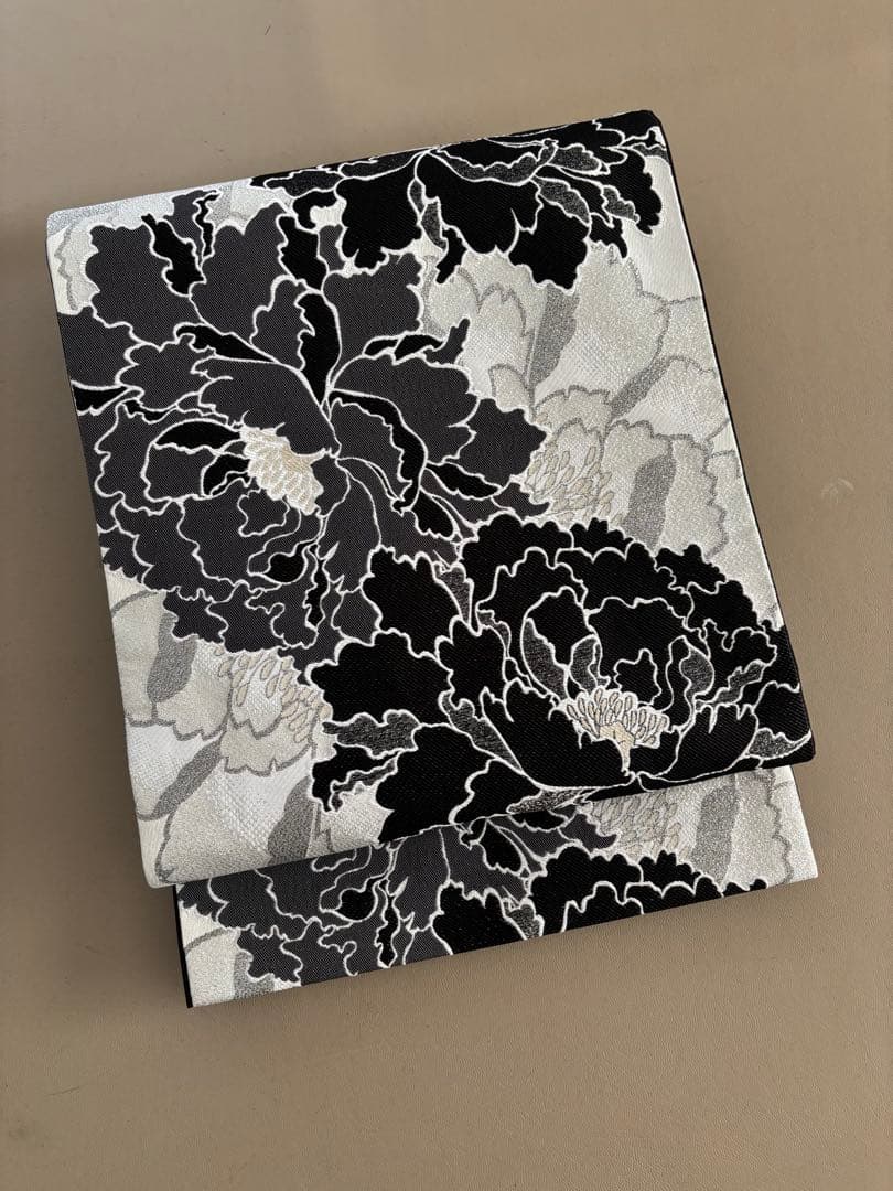 黒×白×金銀糸 牡丹文様 六通 袋帯/振袖 訪問着