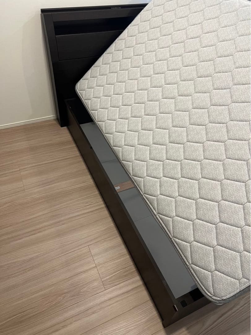 【TomU】ニトリ　セミダブルベッド マットレス付き