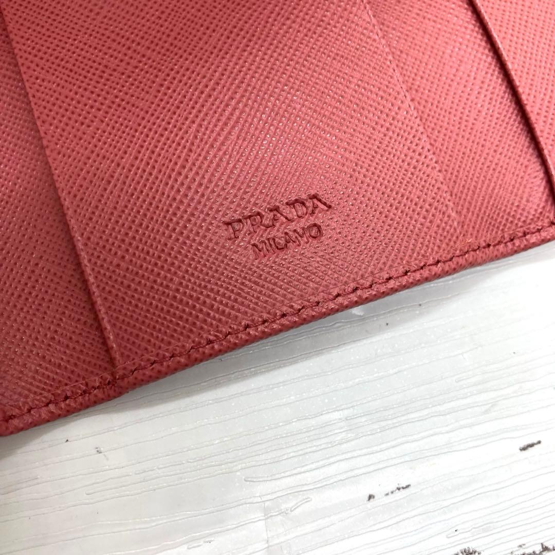 専用です❣️購入しないでください❣️PRADA プラダ サフィアーノレザー 6連