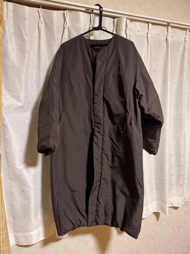 『UR TECH』中綿 ノーカラーコート／エカル（EKAL）