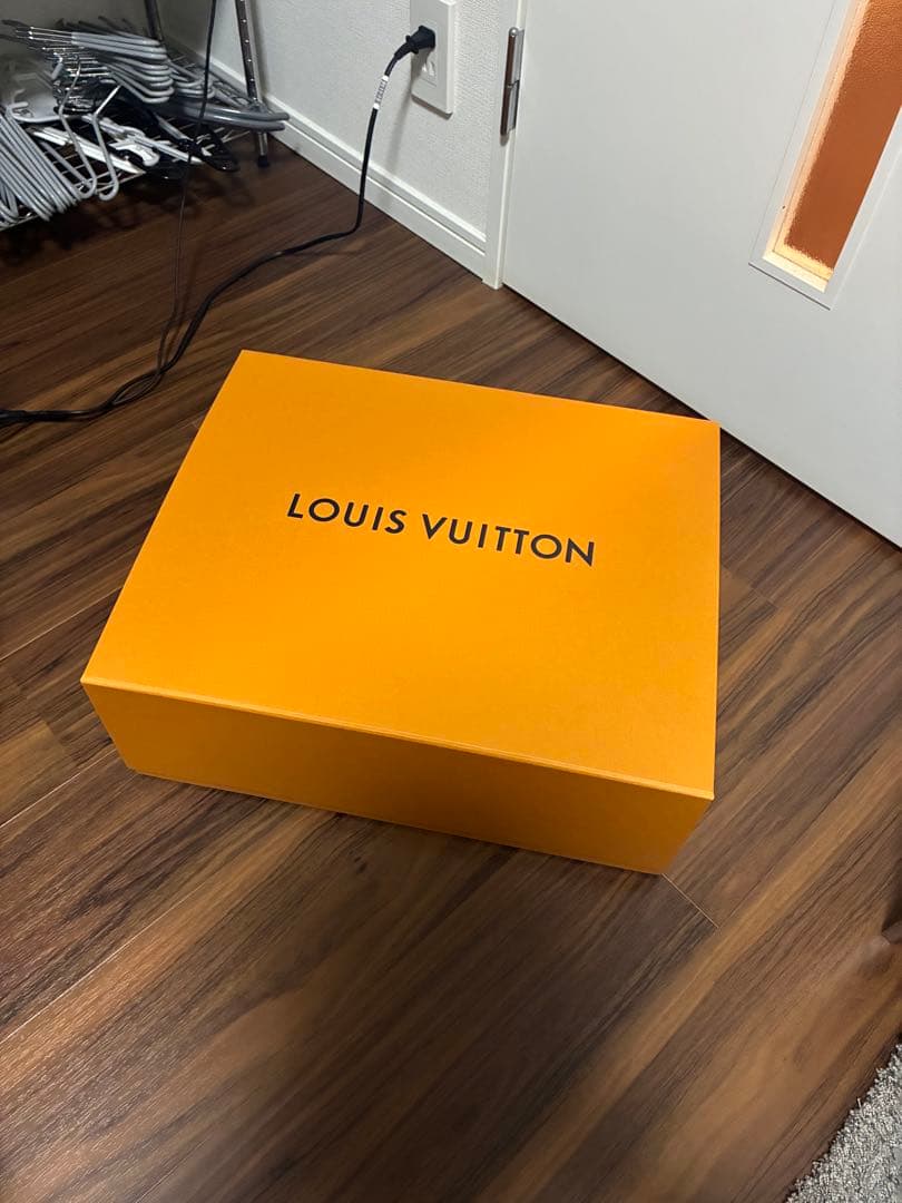 ルイ・ヴィトン モノグラム ロゴ クッション ベージュ ホワイト 新品開封のみ