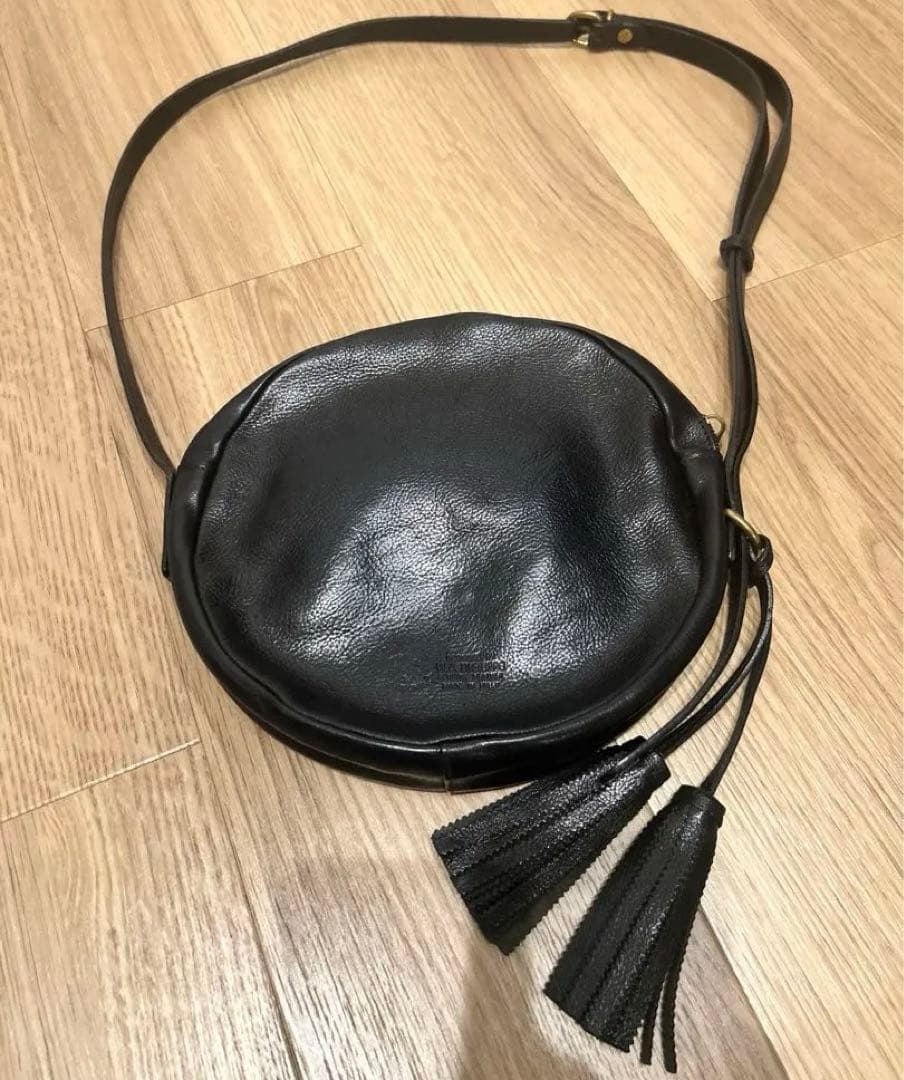 イルビゾンテ ブラックレザーショルダーバッグ ラウンド