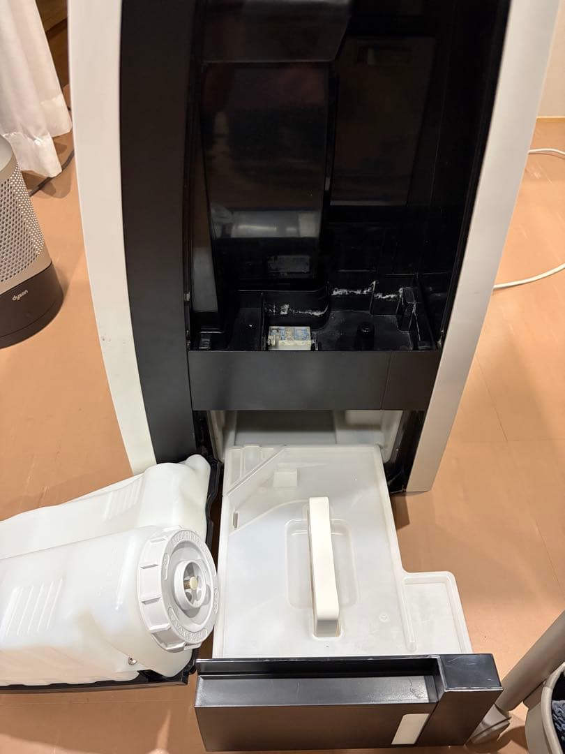 シャープ 除加湿空気清浄機 プラズマクラスター KC-HD70-W