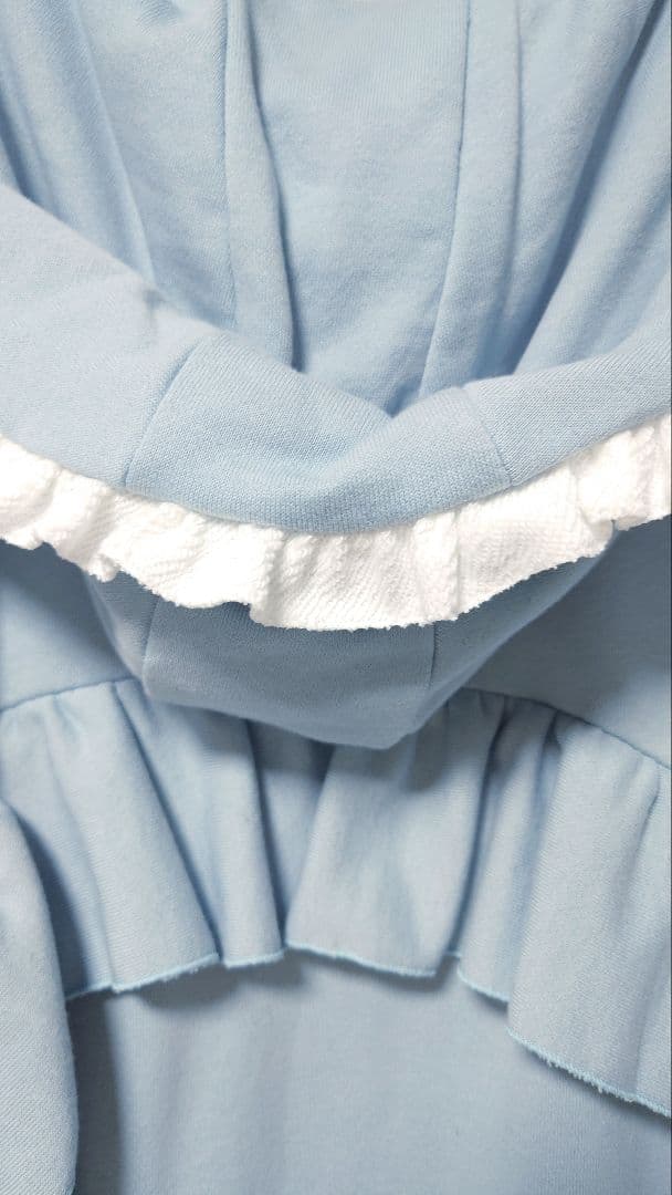 【試着のみ】 satoi フリルハイネックパーカー ライトブルー