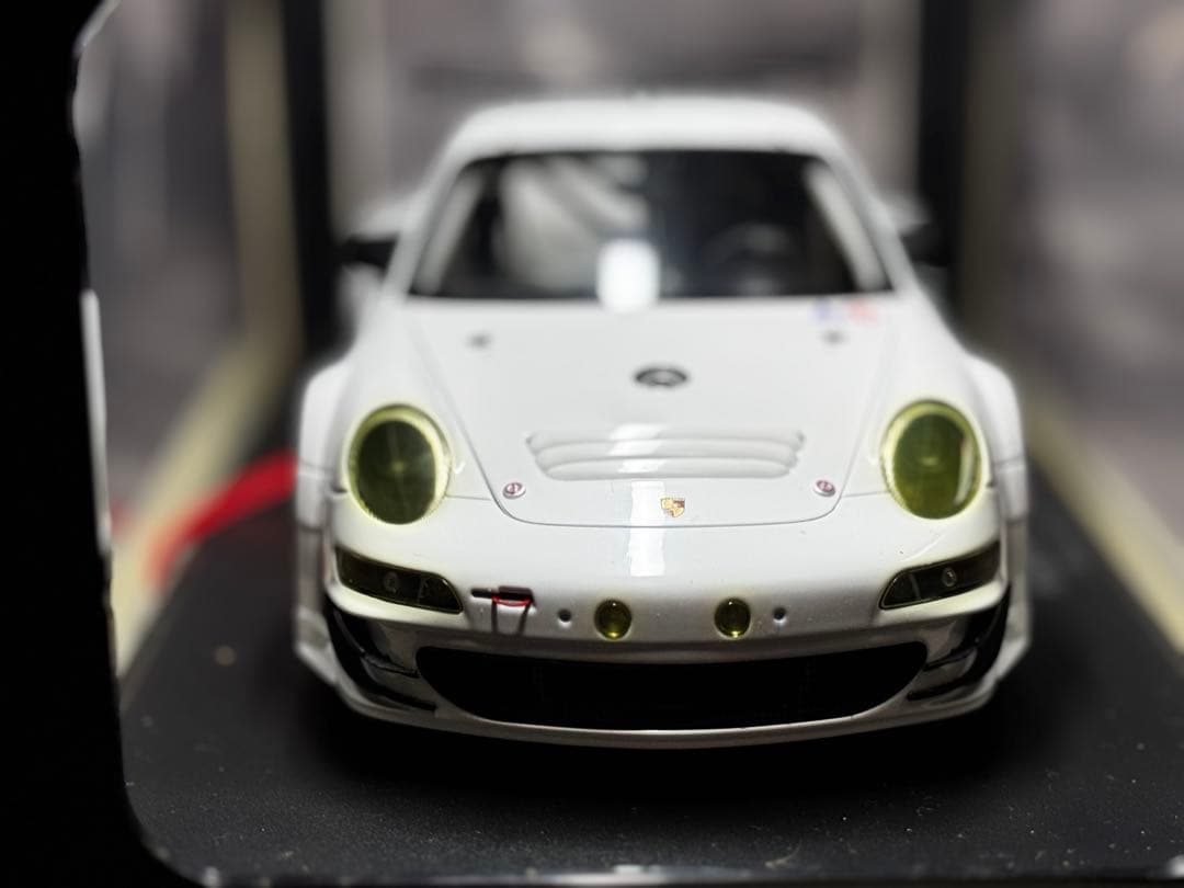 く*ん様 AUTOart 997 ポルシェ911 GT-3 RSR 1/18