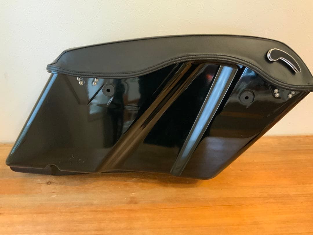 ハーレー　ツーリングモデル　サドルバッグ　アレンネスラッチカバー