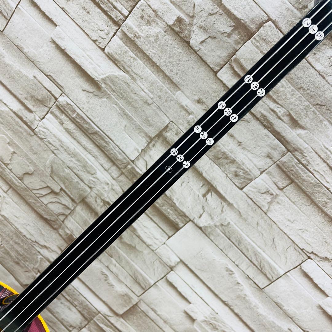 美品 沖縄 三線 オシャレ デザイン張り 布張り？ 人工皮？