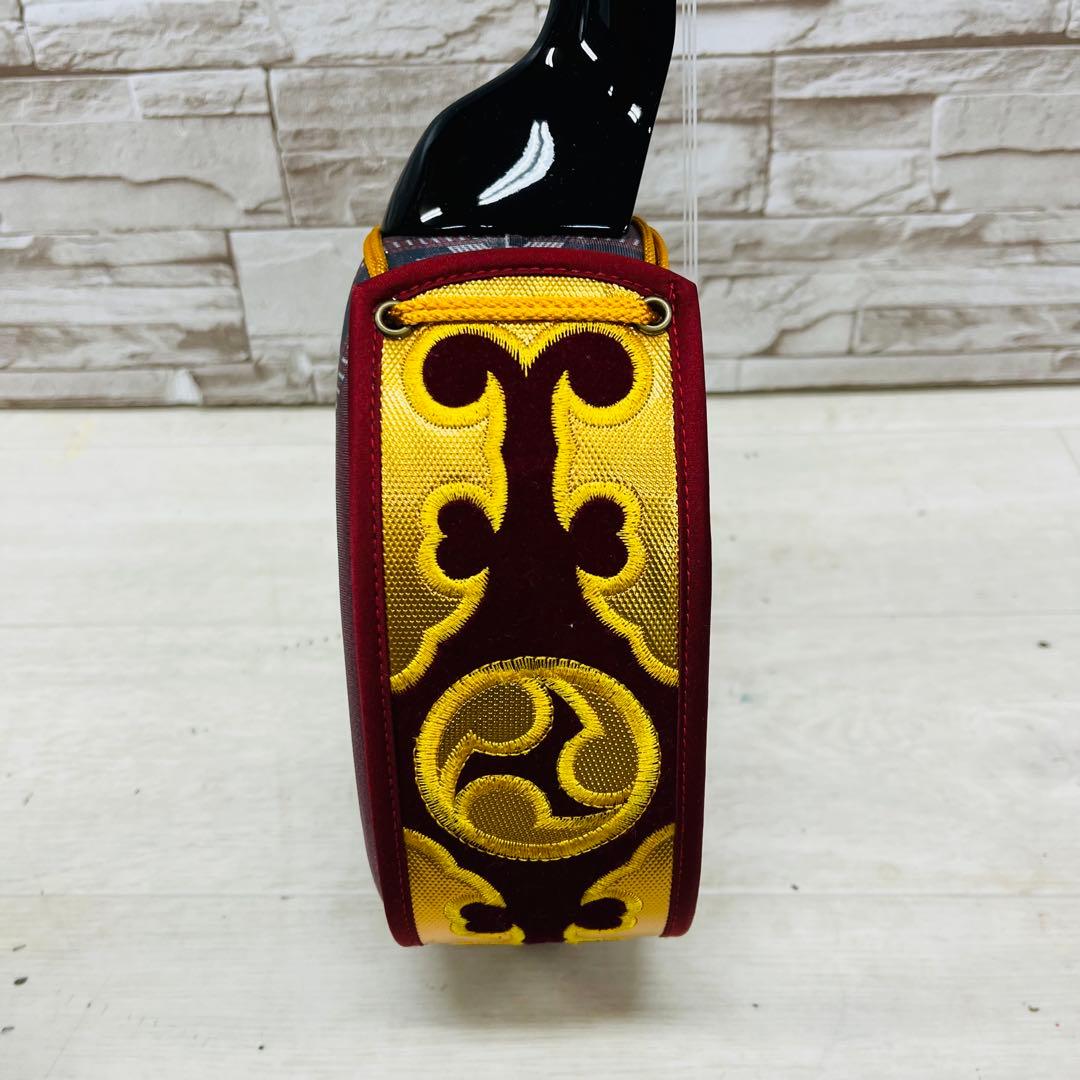 美品 沖縄 三線 オシャレ デザイン張り 布張り？ 人工皮？