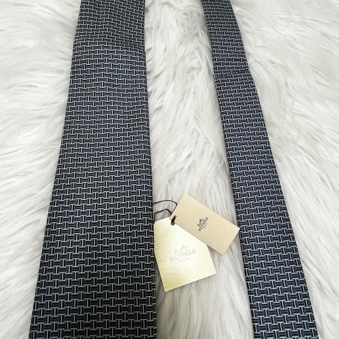 新品✨エルメス　HERMES 　ネクタイ　シルク　タグ・箱付き